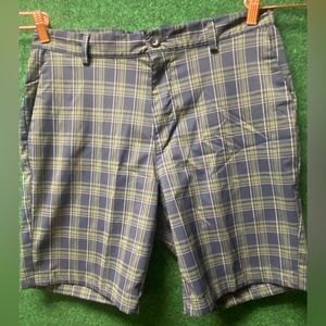 Chaps 78 Men's Plaid Golf Shorts, Size 33